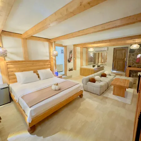 Ξενοδοχείο Ride And *