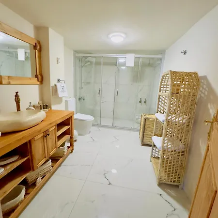 Ξενοδοχείο Ride And *