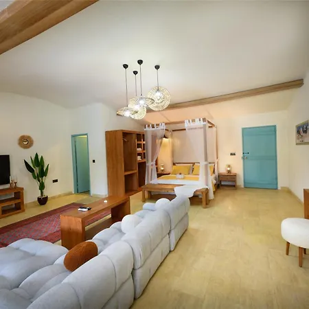 Ξενοδοχείο Ride And *